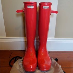 HUNTER TALL GLOSS BOOT (Red/Pink) US10 - WORN ONCE